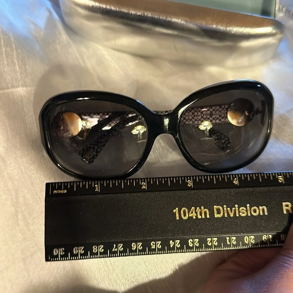 COPY - Coach Sunglasses - See pics for details/measurement.  Lenses are scratch… - Picture 4 of 14